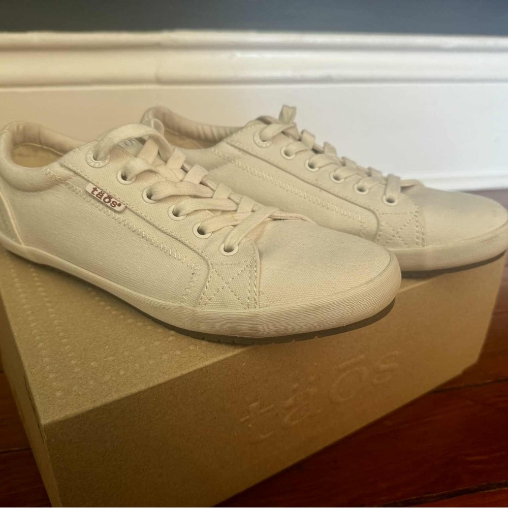 Taos White Canvas Sneakers